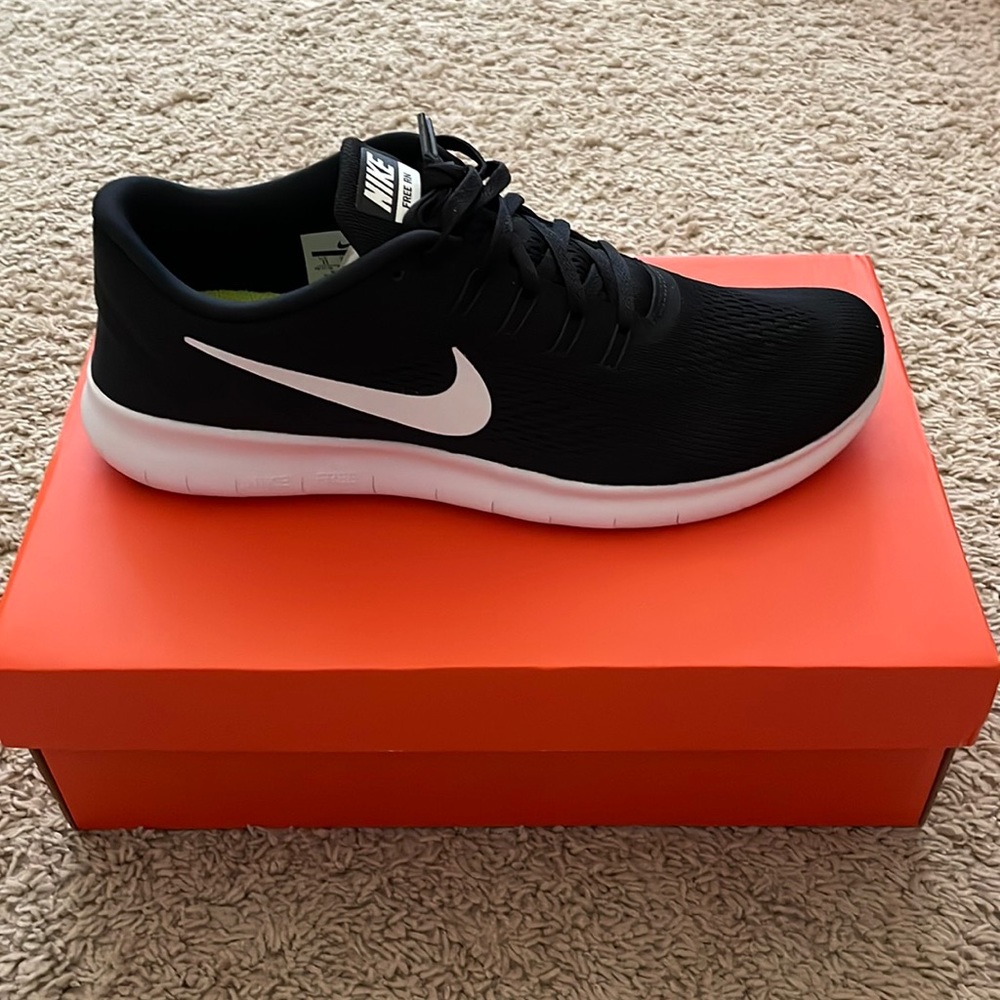 Nike Free RN Brand New Size 11